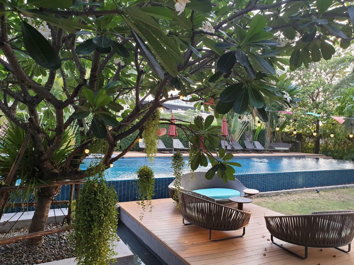 The Silver Palm Wellness Resort Bangkok Exterior photo